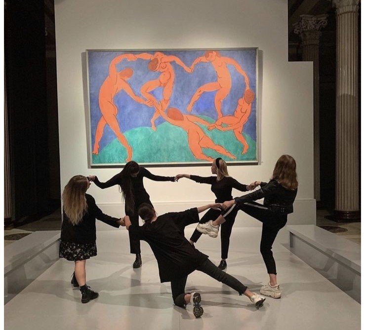 Como as Obras de Arte Transformam Ambientes e Conectam Pessoas